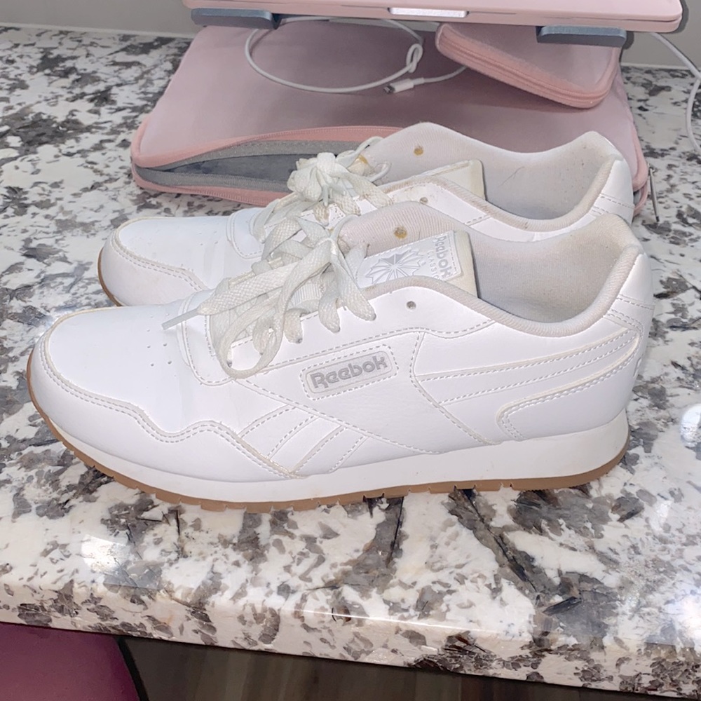 All white Reebok sneakers - Picture 1 of 2